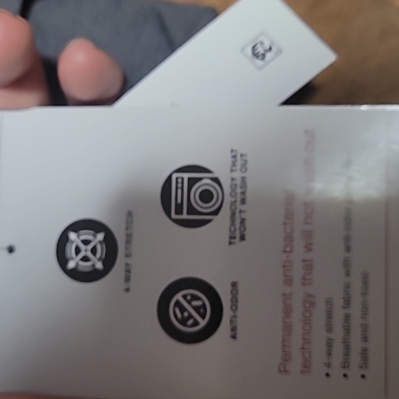 ClimateRight by Cuddl Duds Women's Heather Gray Woven Twill V-Neck Scrub Top - Picture 5 of 8